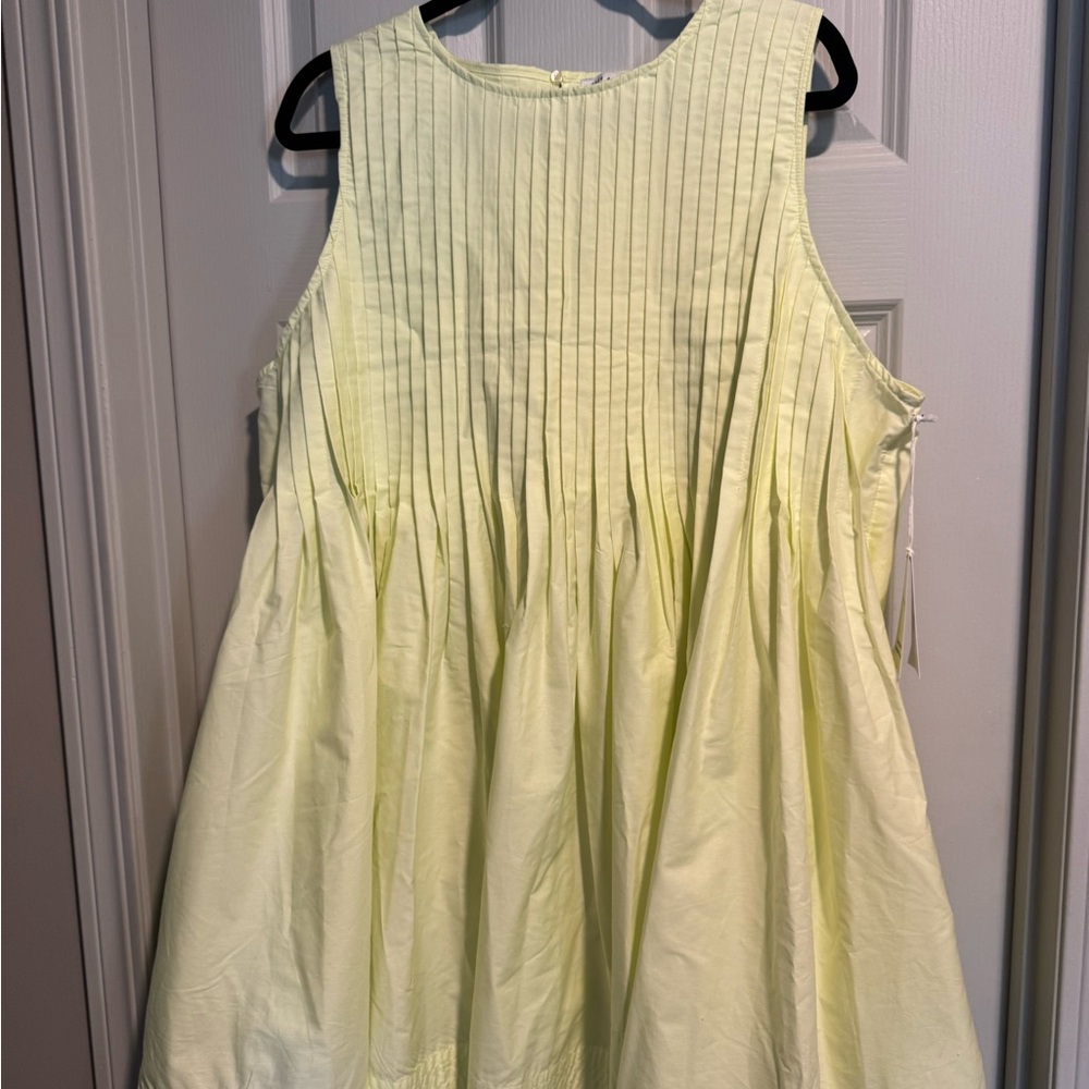 Sleeveless Pale Yellow Pleated Sundress